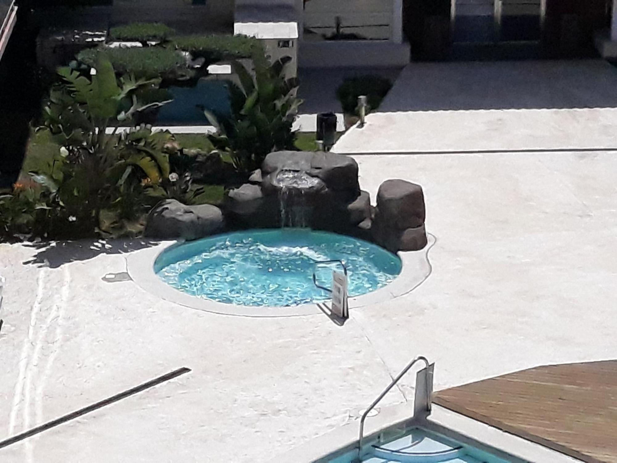 Port Canigo 1 150- Magnifico Con Pisci Roses